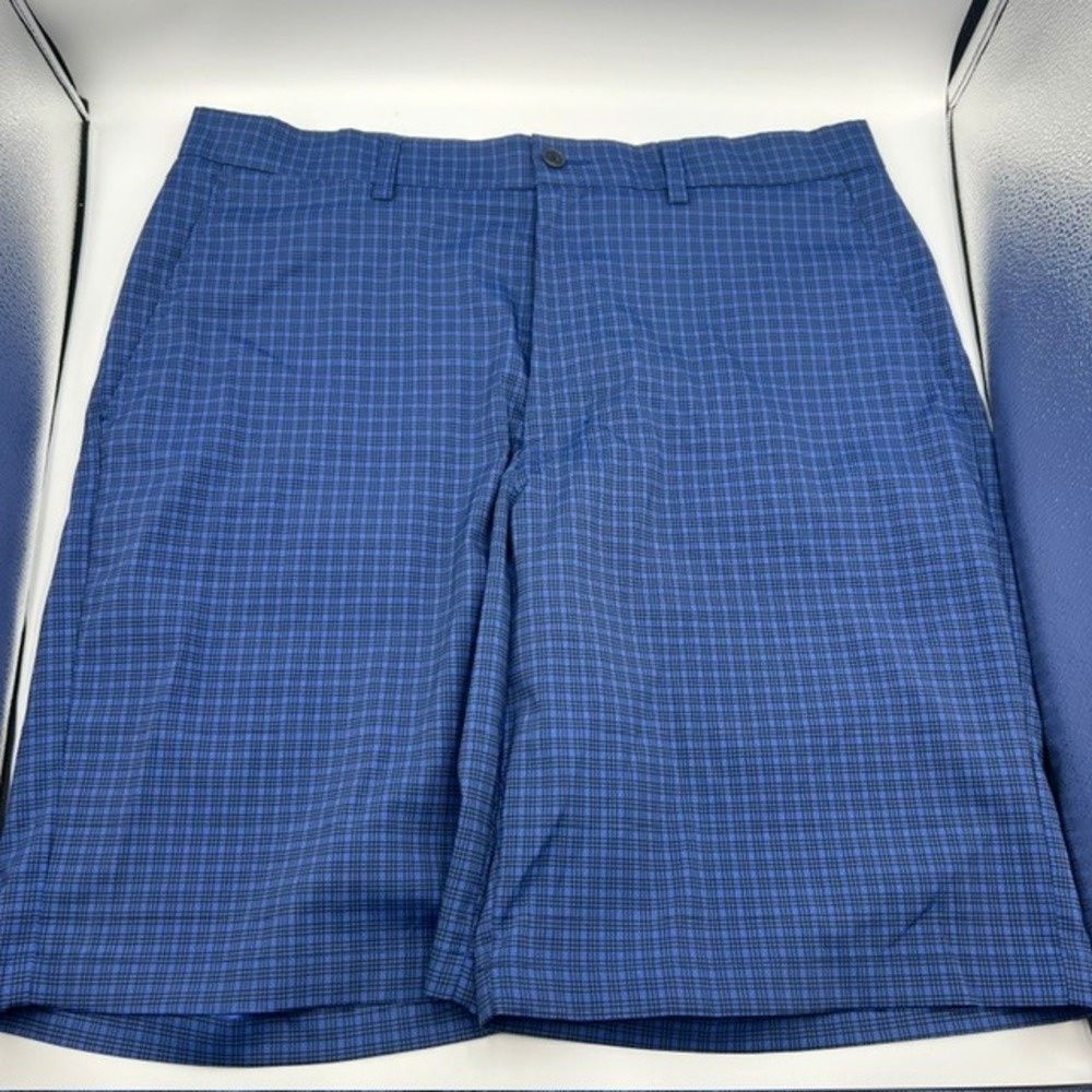 PGA TOUR Men's Blue and Black Plaid‎ Golf Shorts Size 34 with 10" Inseam